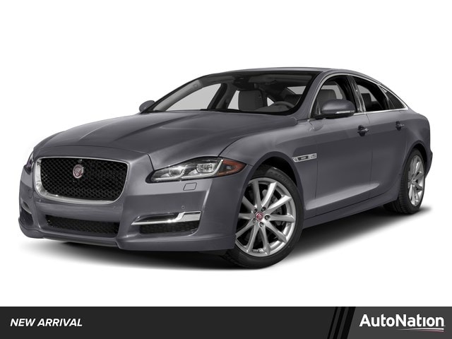 2017 Jaguar XJ XJ R-Sport's photo