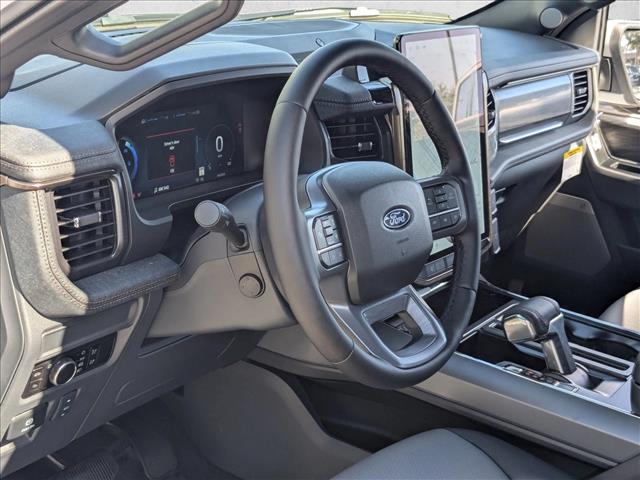 2025 Ford F-150 Lightning Lariat photo 3