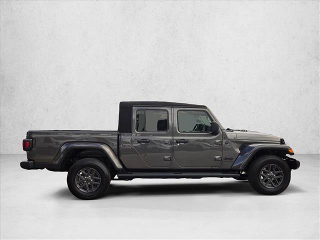2024 Jeep Gladiator Sport S photo 4