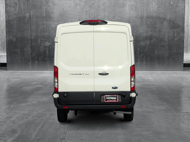 2025 Ford Transit photo 4