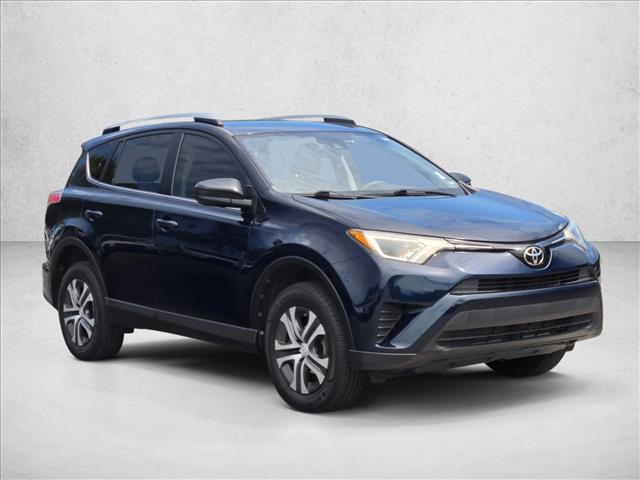 2018 Toyota RAV4 LE photo 3