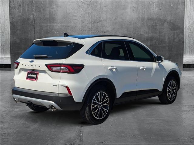 2025 Ford Escape Premium photo 2