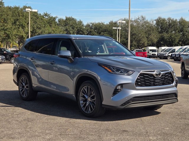 2023 Toyota Highlander Limited photo 3