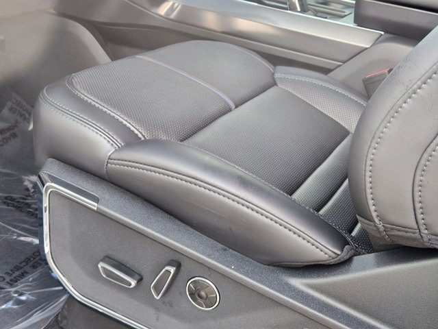 2025 Ford F-150 Platinum photo 4