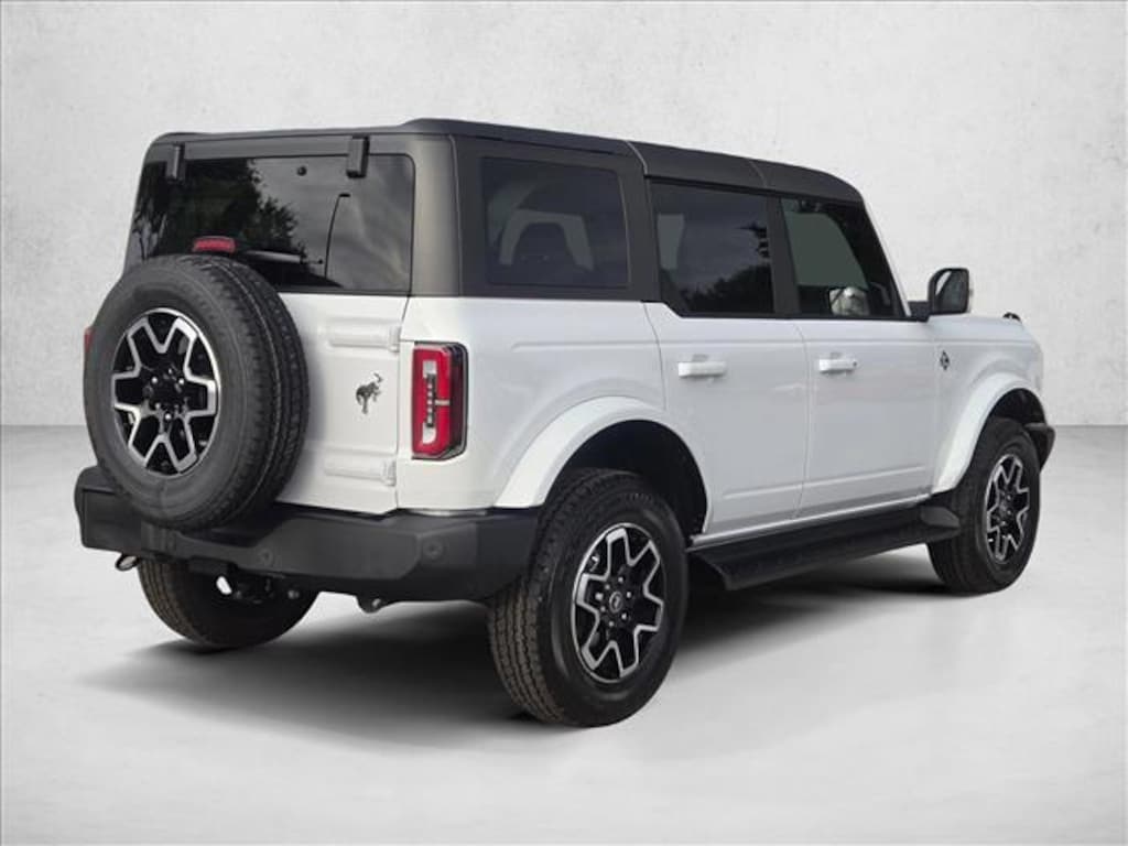 New 2025 Ford Bronco Outer Banks SUV