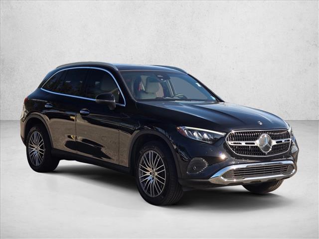 2024 Mercedes Benz GLC 300 photo 3