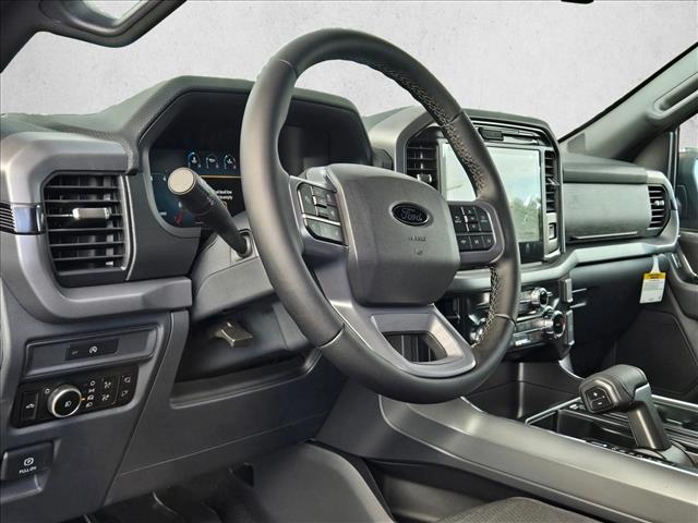2025 Ford F-150 XLT photo 3