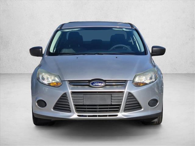 2014 Ford Focus Sedan photo 2