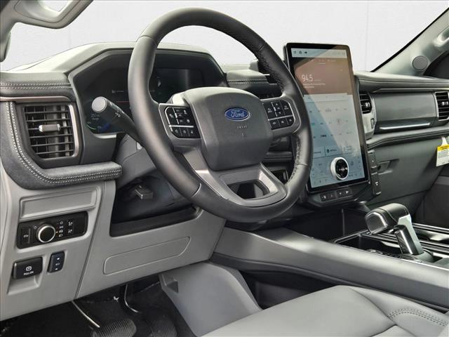 2025 Ford F-150 Lightning photo 3