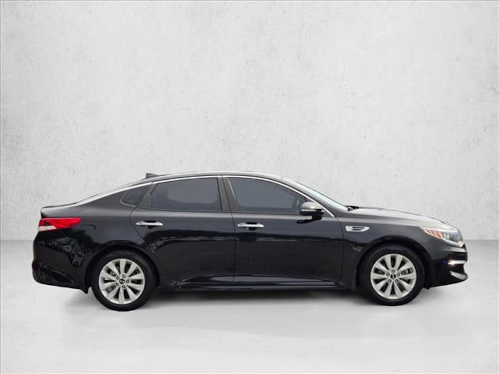 Used 2018 Kia Optima LX Sedan