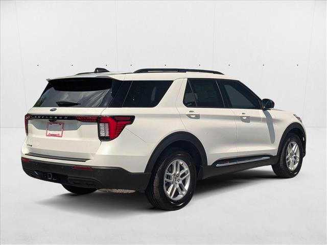 2025 Ford Explorer photo 2