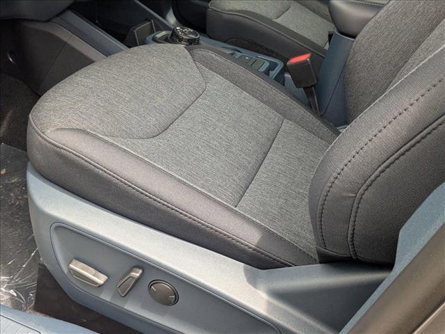 2025 Ford Maverick XLT photo 3