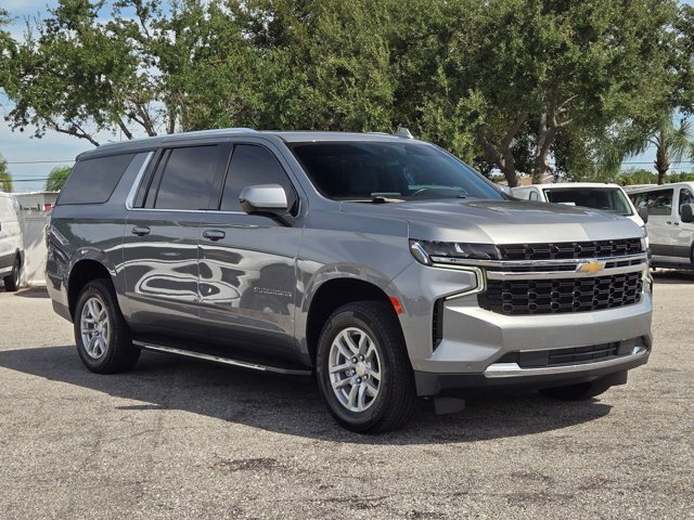 2023 Chevrolet Suburban LS photo 3
