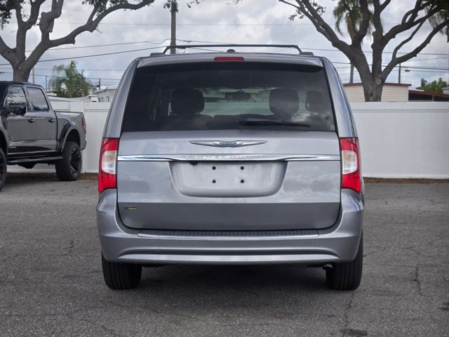 Image of 2016 Chrysler Town & Country Touring Van LWB Passenger
