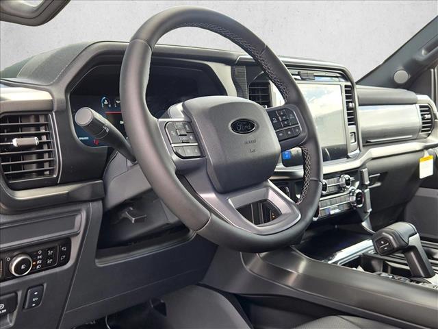 2025 Ford F-150 Lariat photo 3