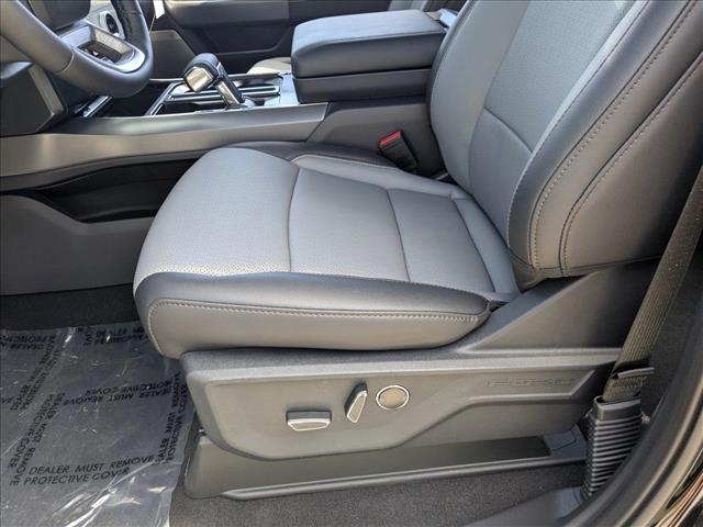 2025 Ford F-150 Lightning Lariat photo 4