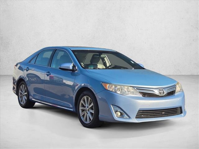2014 Toyota Camry XLE photo 3