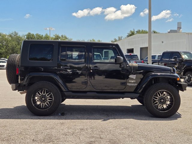 2010 Jeep Wrangler Unlimited Sahara photo 4