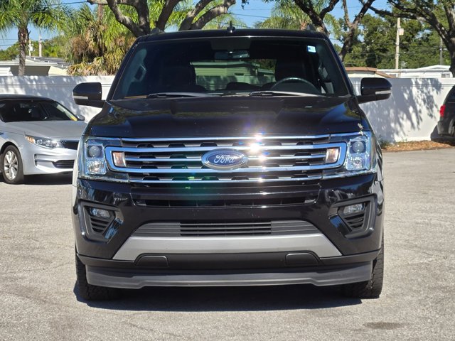 2019 Ford Expedition MAX XLT photo 2