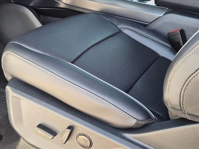 2025 Ford F-150 Lariat photo 4