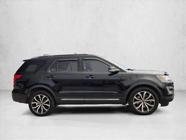 2017 Ford Explorer XLT photo 4