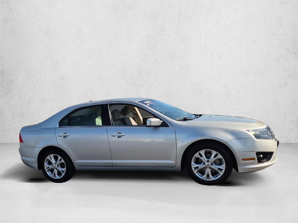 Used 2012 Ford Fusion SE Sedan