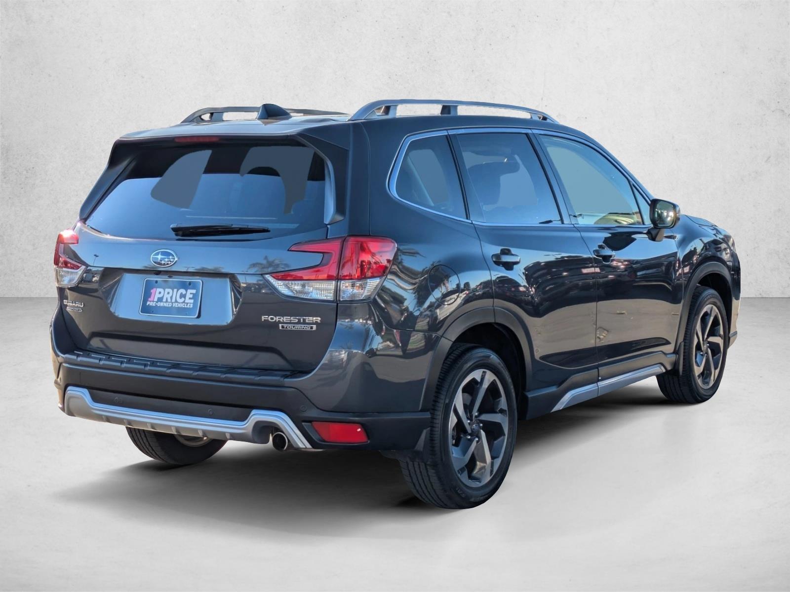 2023 Subaru Forester Touring photo 4