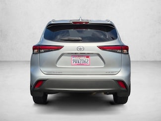 2021 Toyota Highlander XLE photo 6