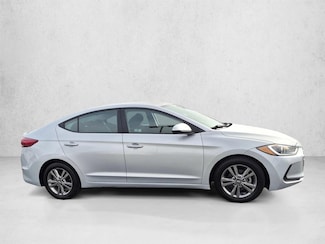 2018 Hyundai Elantra SEL photo 5