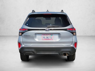 2026 Subaru Forester Premium photo 7