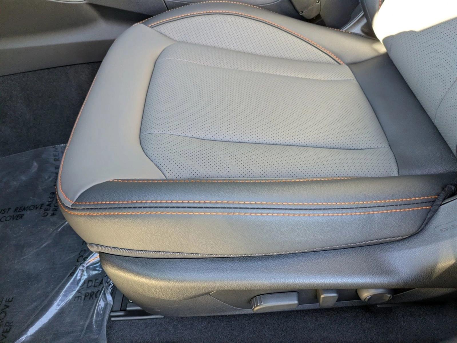 2026 Subaru Crosstrek Limited Hybrid photo 4