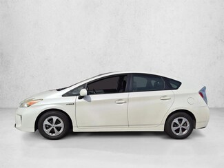 2013 Toyota Prius Four photo 2
