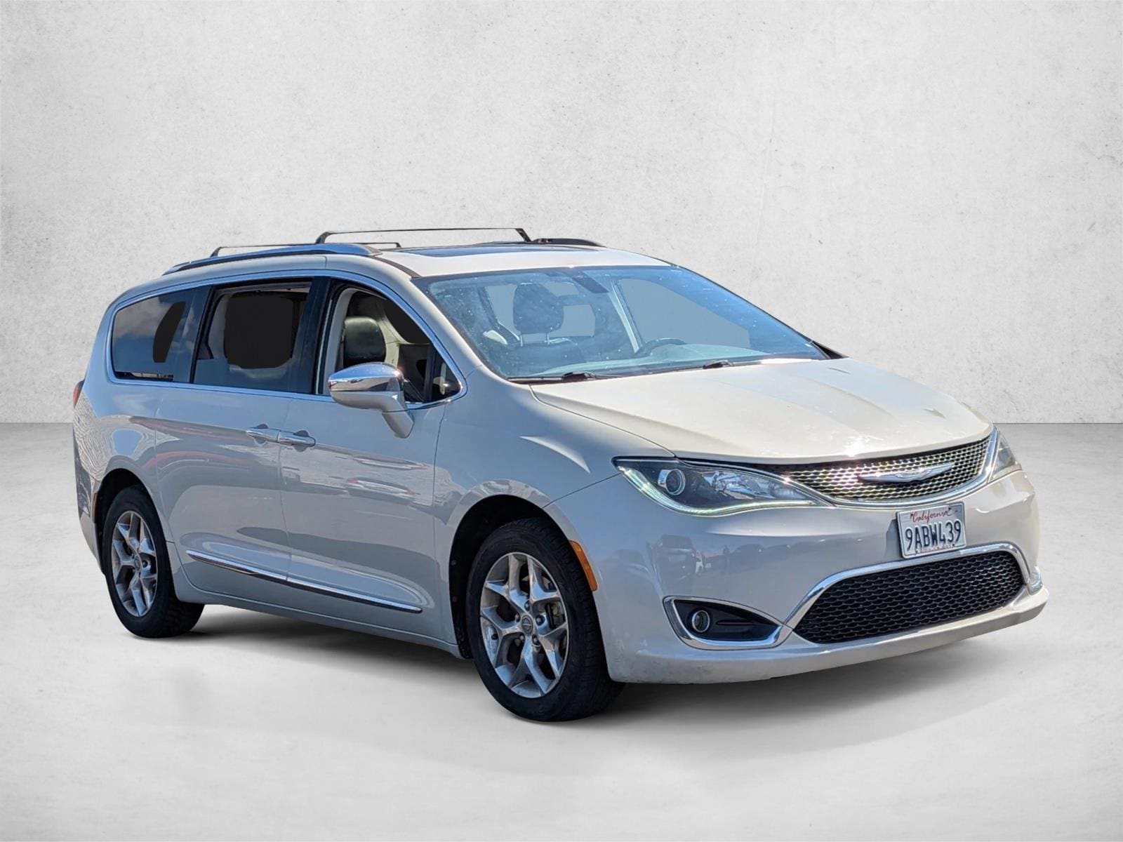2017 Chrysler Pacifica Limited photo 4
