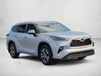 2021 Toyota Highlander XLE photo 4