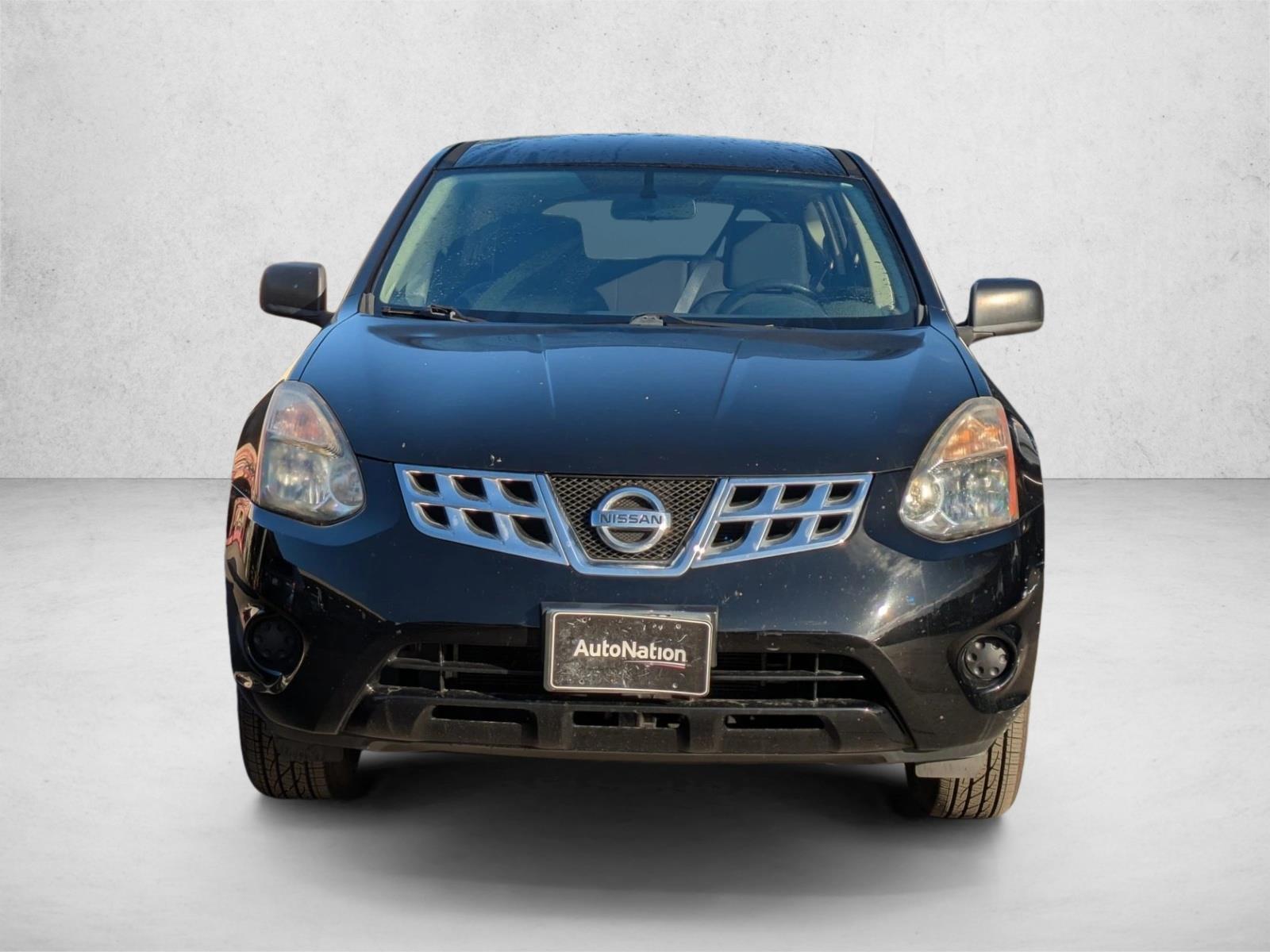 2015 Nissan Rogue Select S photo 2