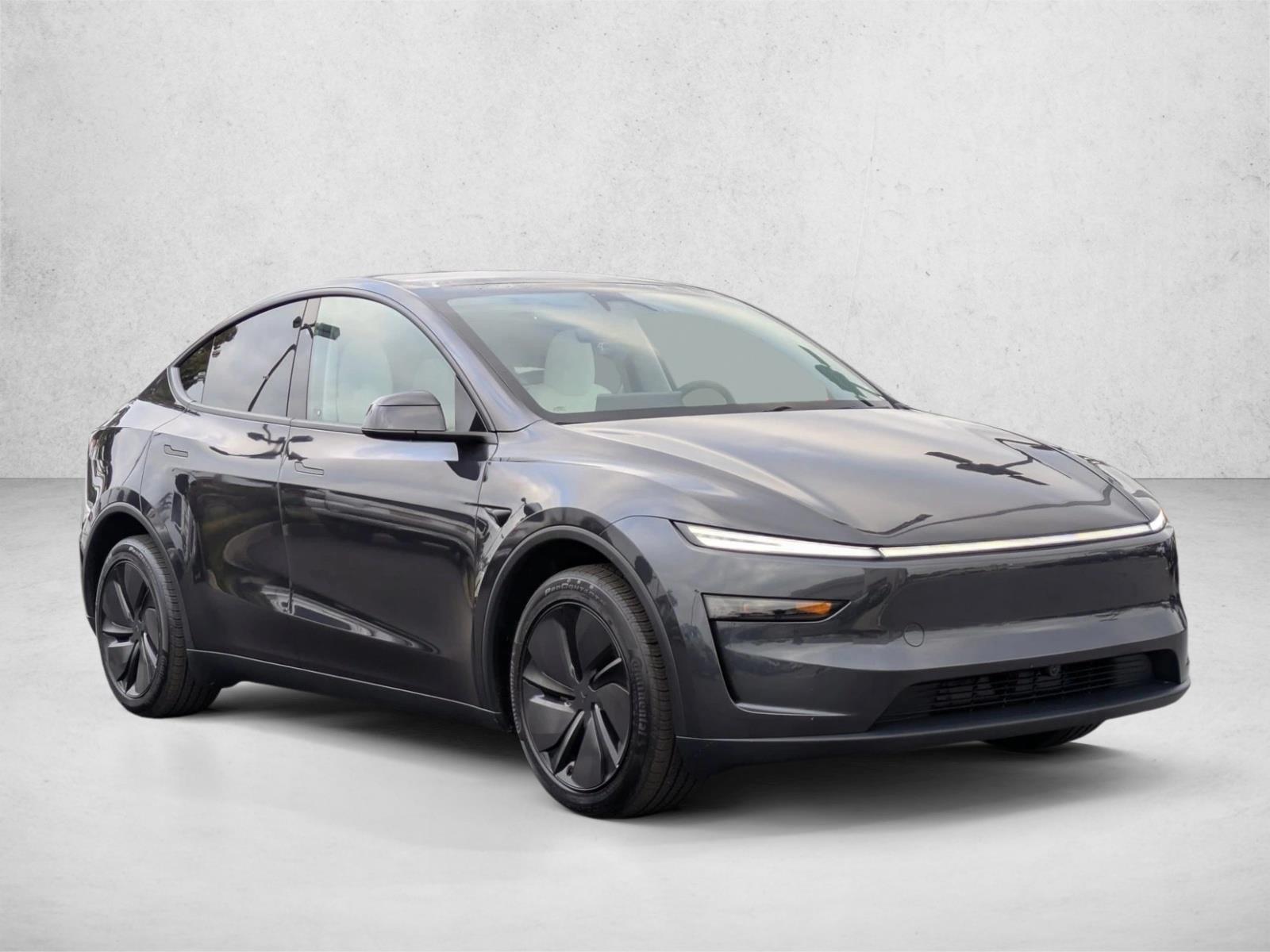 2026 Tesla Model Y Long Range photo 3