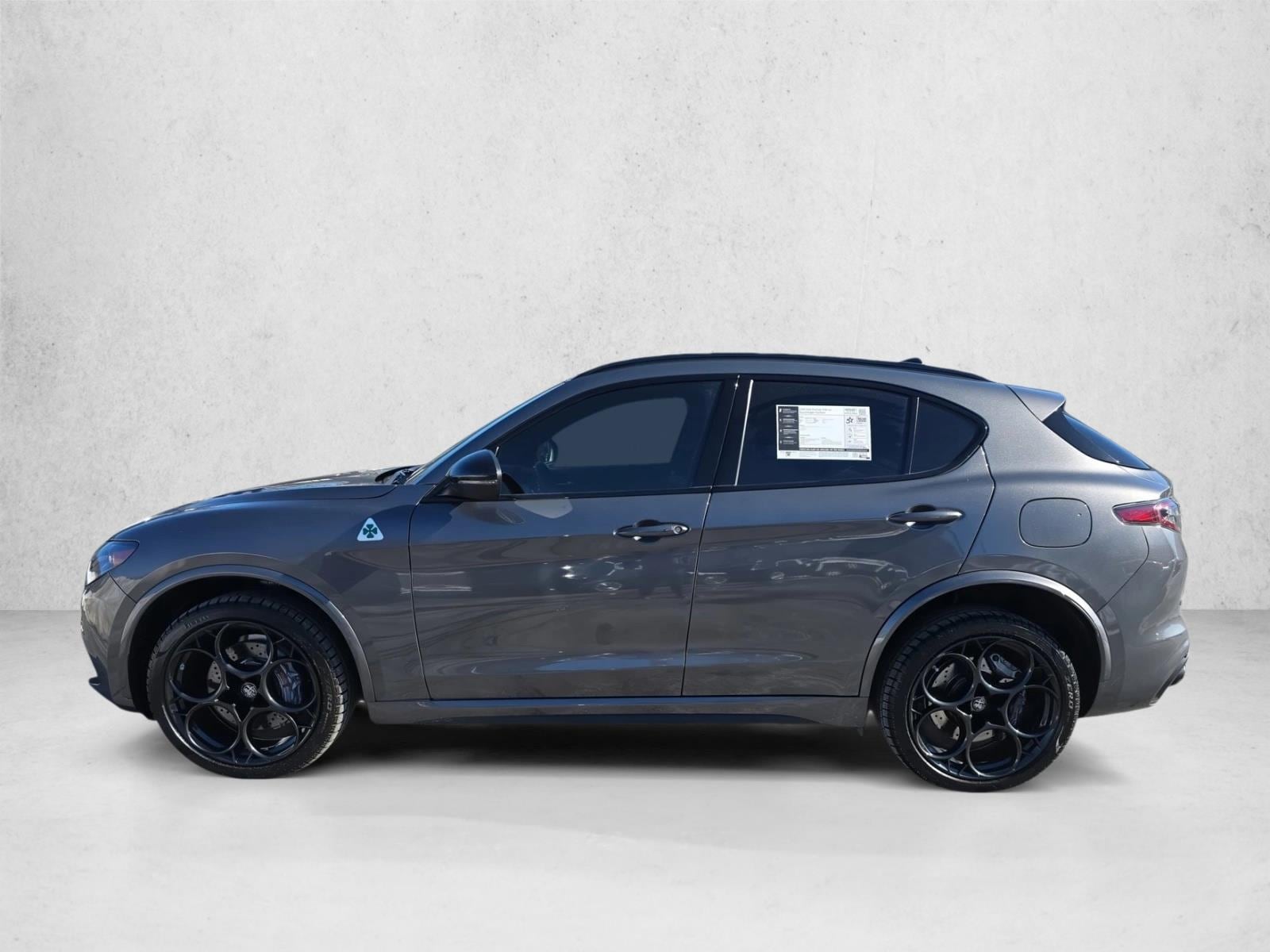 2024 Alfa Romeo Stelvio Quadrifoglio photo 3