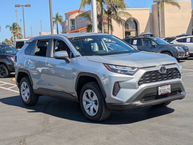 2023 Toyota RAV4 LE photo 3