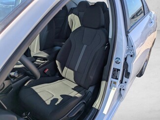 2025 Hyundai Elantra SE photo 15