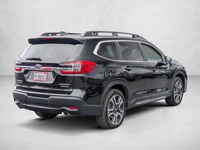 2023 Subaru Ascent Limited 8-Passenger photo 5