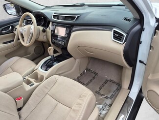 2015 Nissan Rogue SL photo 17