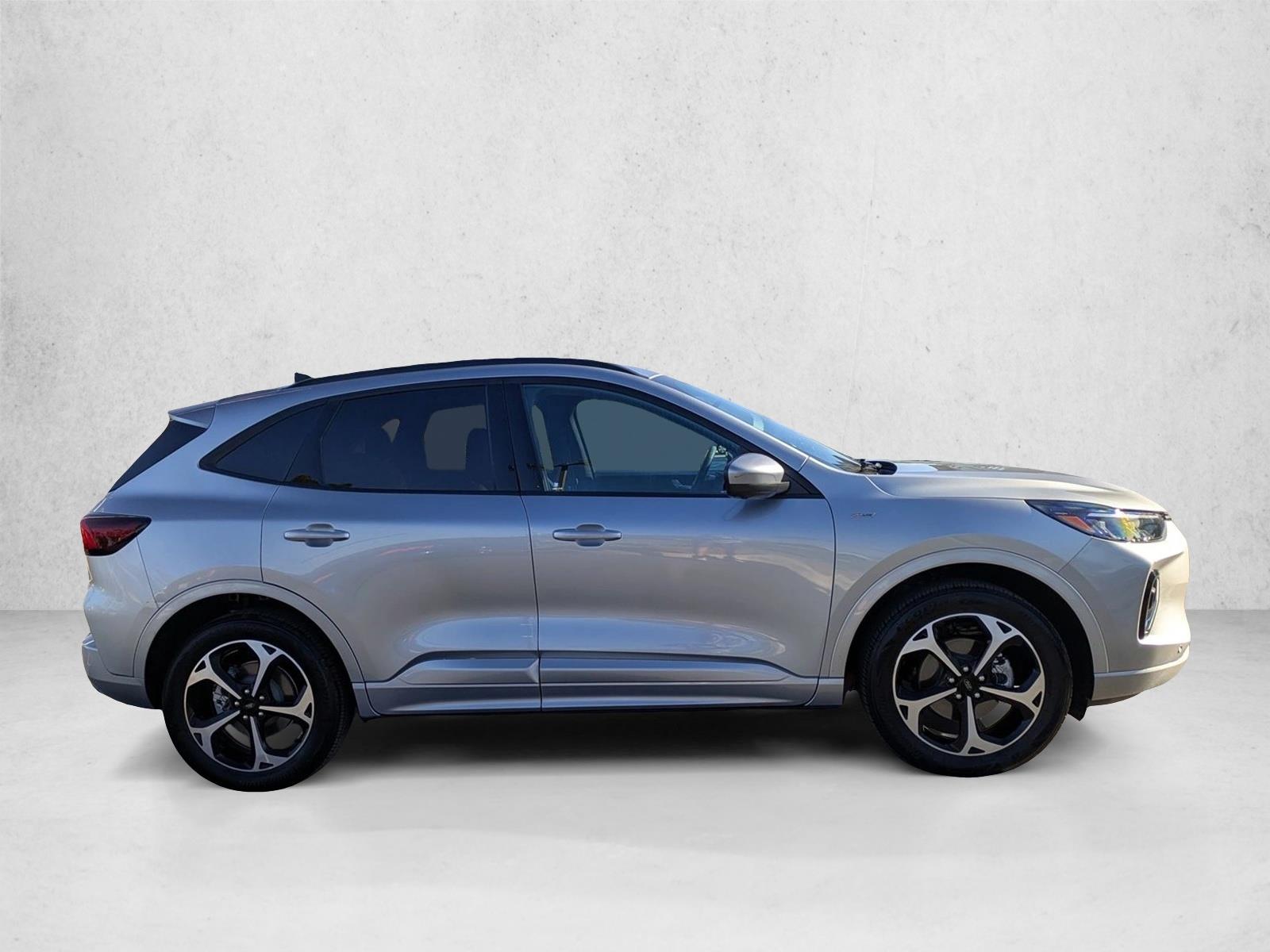 2023 Ford Escape ST-Line Elite photo 4