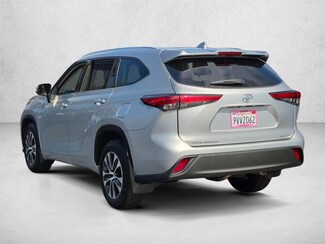 2021 Toyota Highlander XLE photo 5