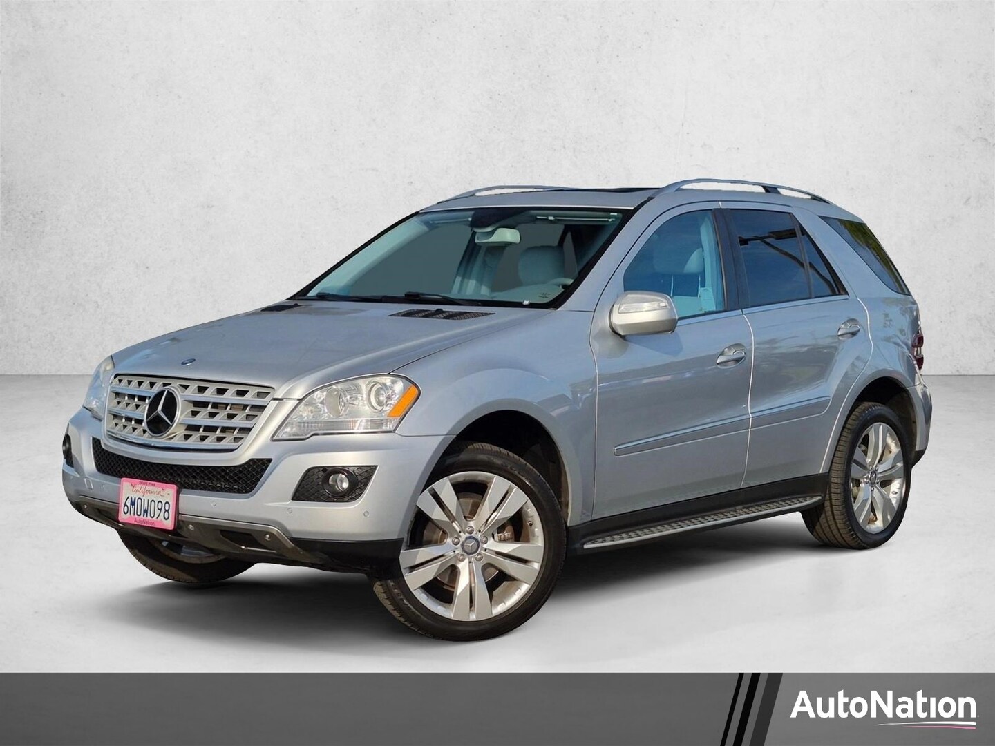 2010 Mercedes-Benz M-Class ML350 4MATIC in Iridium Silver