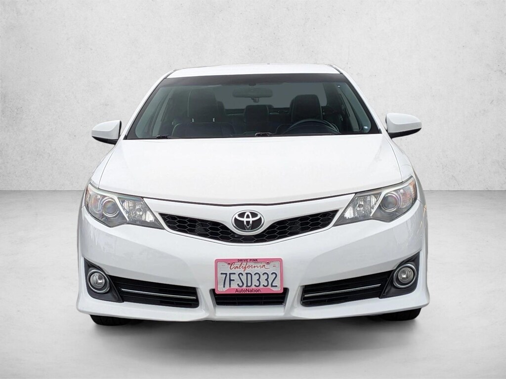 Used 2014 Toyota Camry SE Sedan
