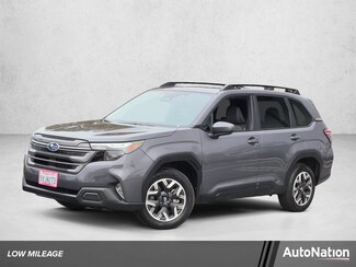2026 Subaru Forester Premium photo 1