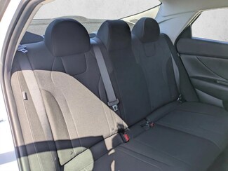 2025 Hyundai Elantra SE photo 18