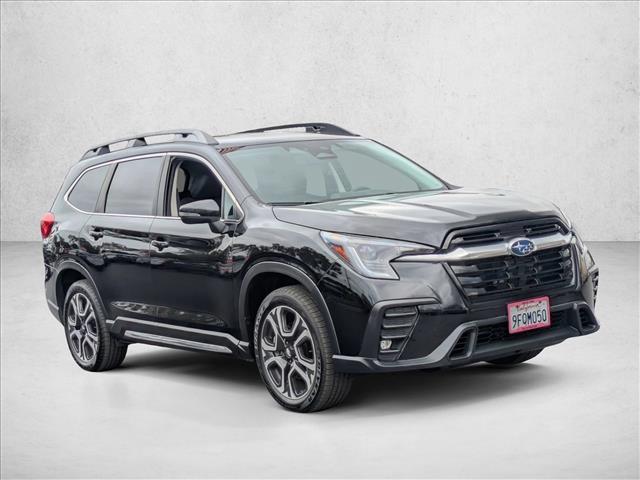2023 Subaru Ascent Limited 8-Passenger photo 3