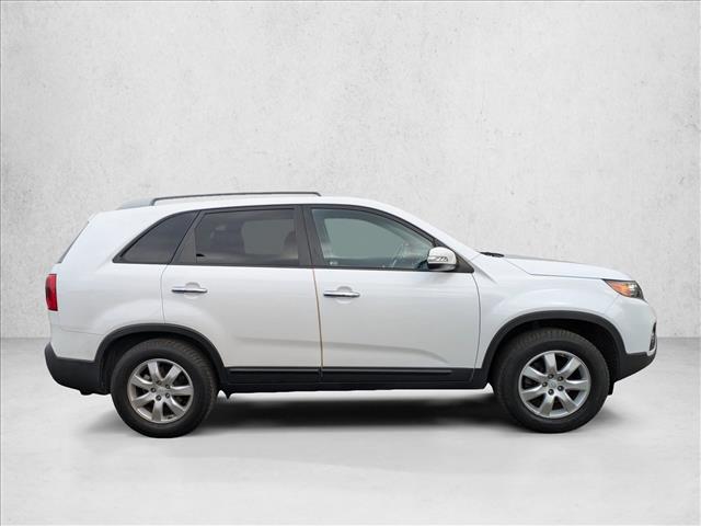 2011 Kia Sorento LX photo 2