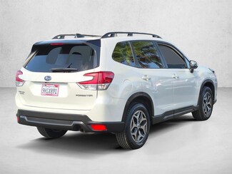 2024 Subaru Forester Premium photo 6